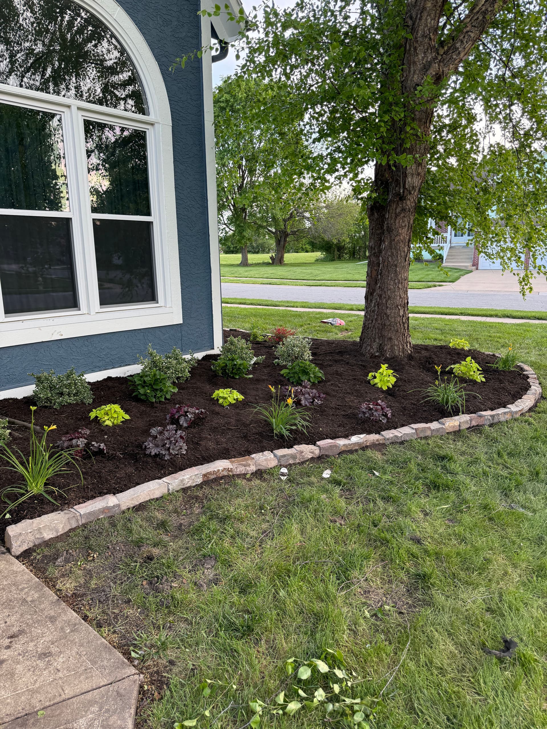 Gallery photos for Stone Edging and Perennial Bed Install in Gardner KS: Image #3