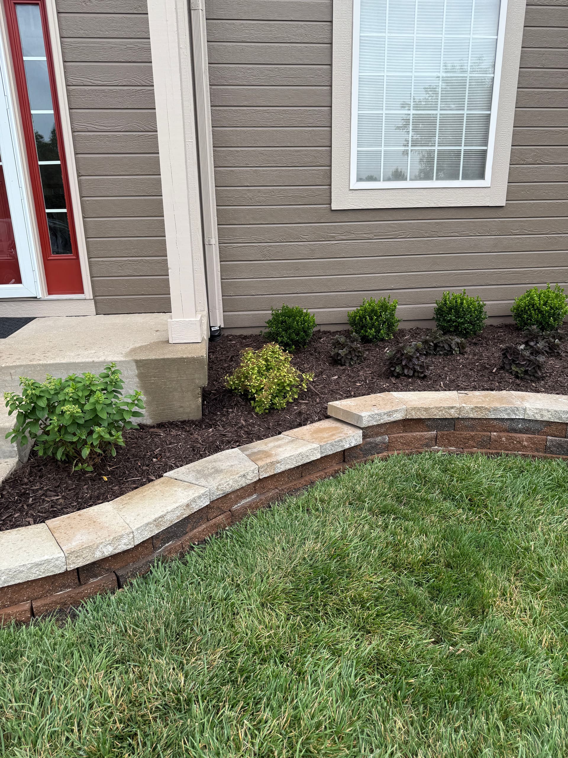 Gallery photos for Front Garden Bed Overhaul in Olathe Kansas: Image #2