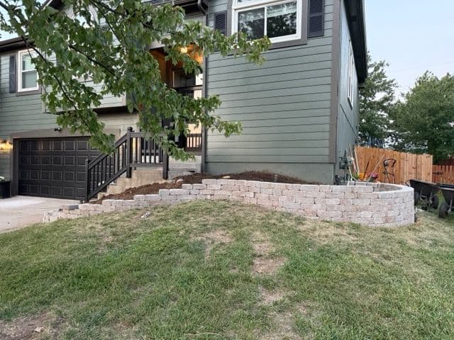 Gallery photos for Transformative Retaining Wall in Olathe: Image #2