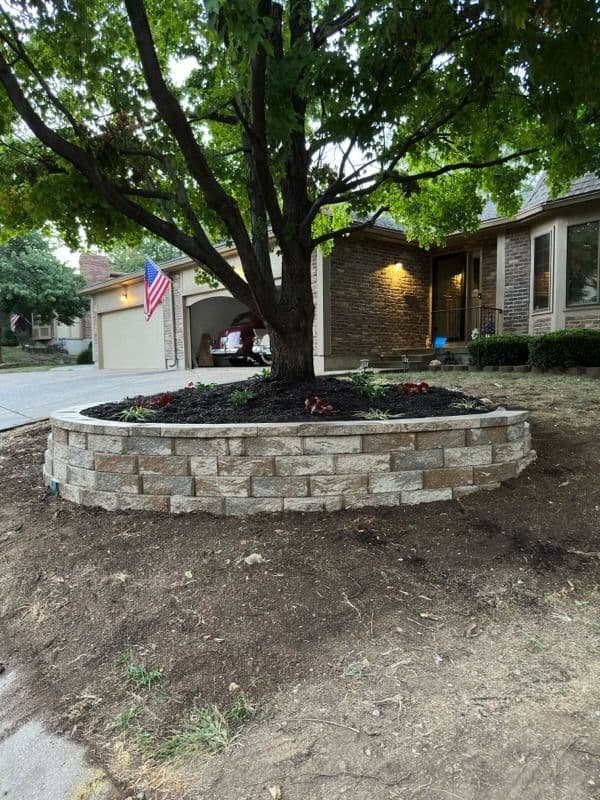 Gallery photos for Stunning Raised Planter with Lush Greenery: Image #2