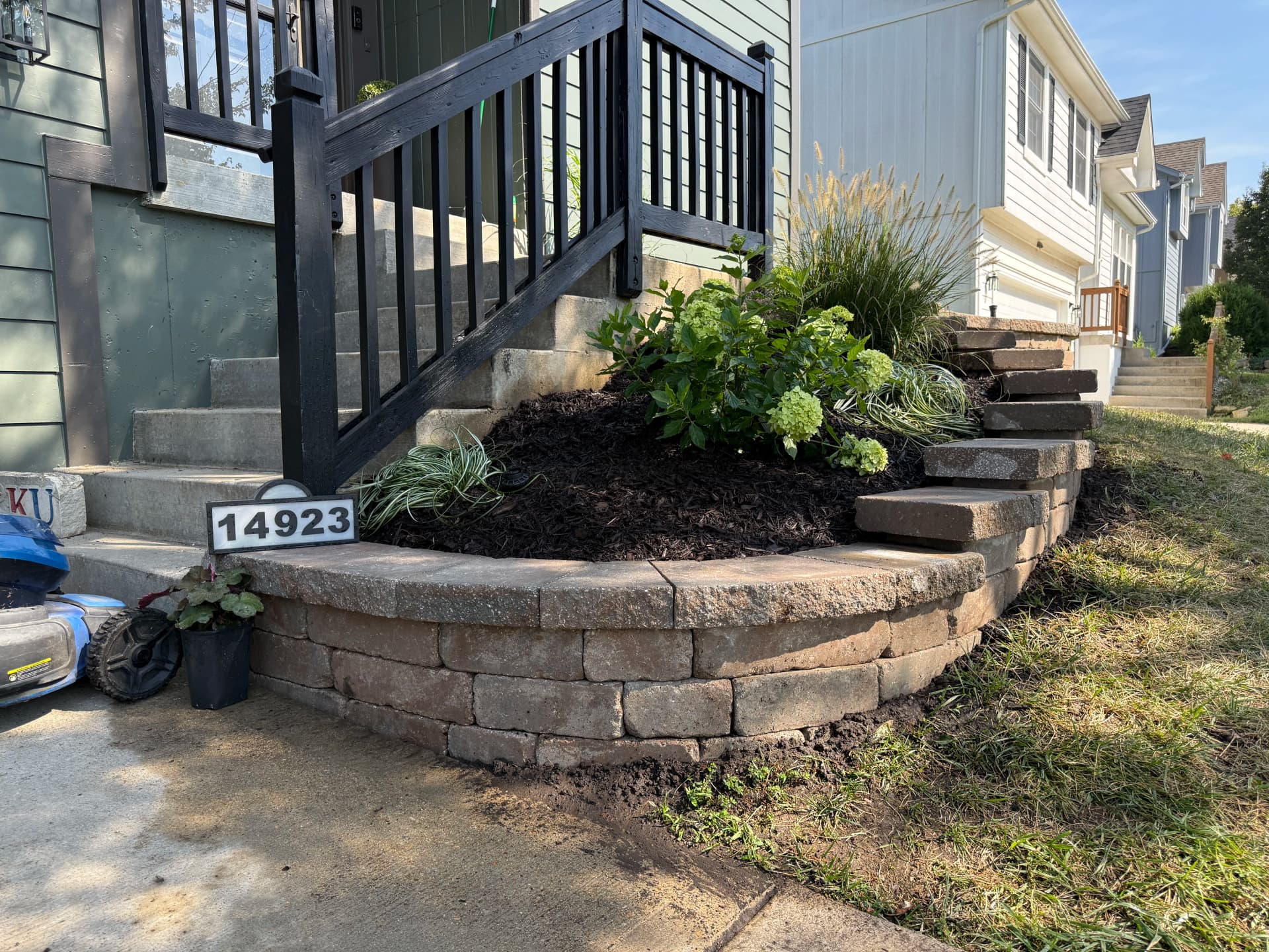 Gallery photos for Retaining Wall and Front Entry Landscape Makeover in Olathe: Image #3